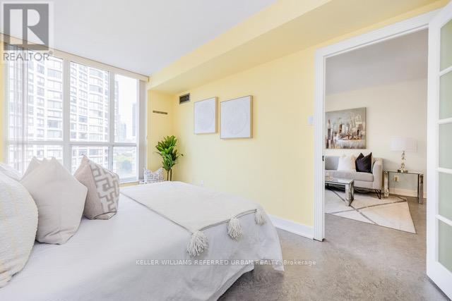 906 - 2287 Lake Shore Boulevard, Toronto, ON - Indoor Photo Showing Bedroom