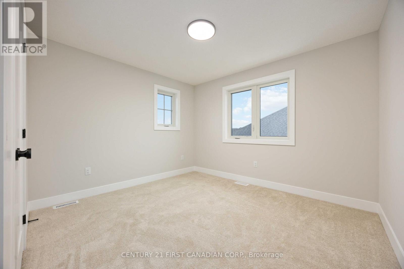 656 Ketter Way, Plympton-Wyoming (Plympton Wyoming), ON - Indoor Photo Showing Other Room