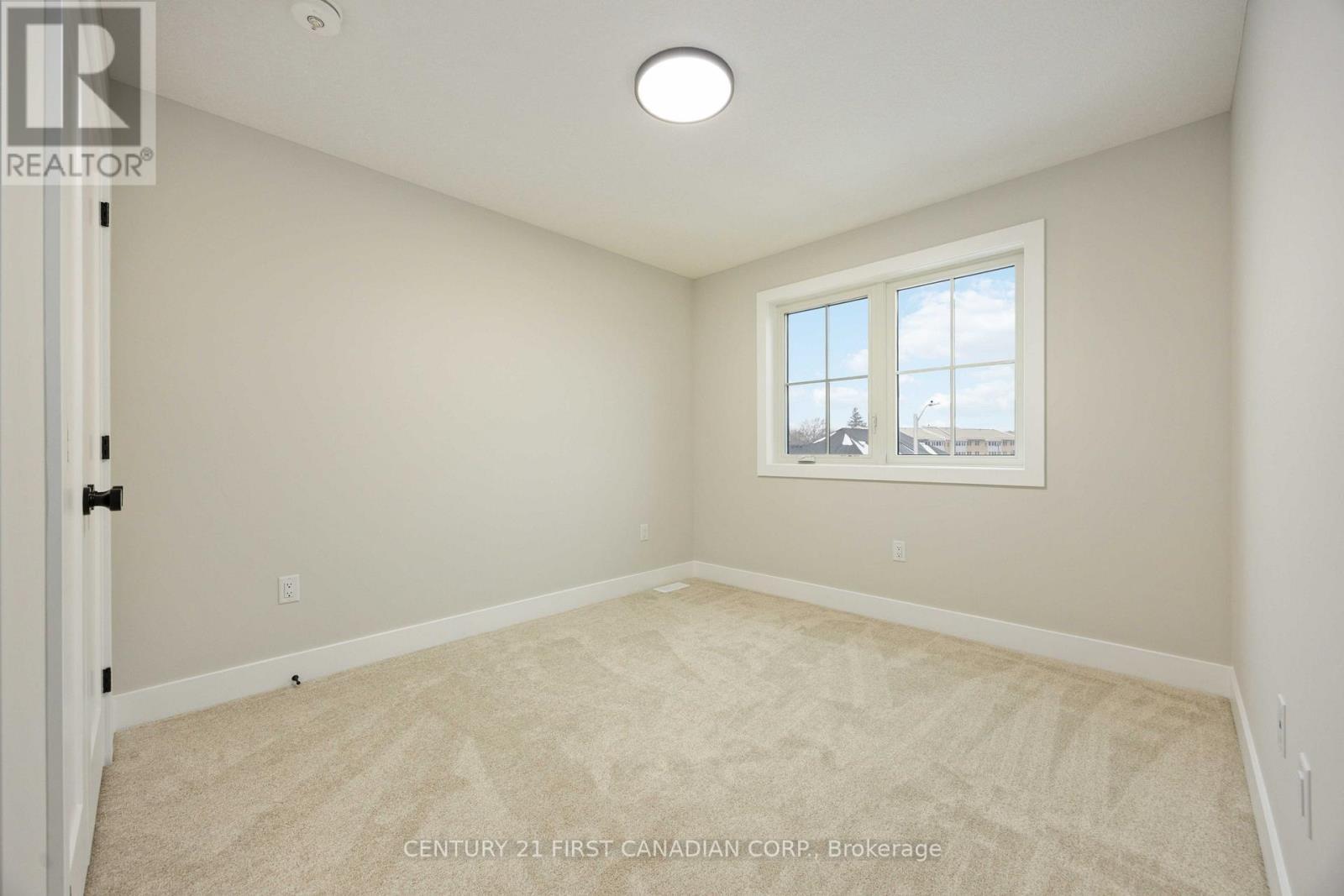 656 Ketter Way, Plympton-Wyoming (Plympton Wyoming), ON - Indoor Photo Showing Other Room