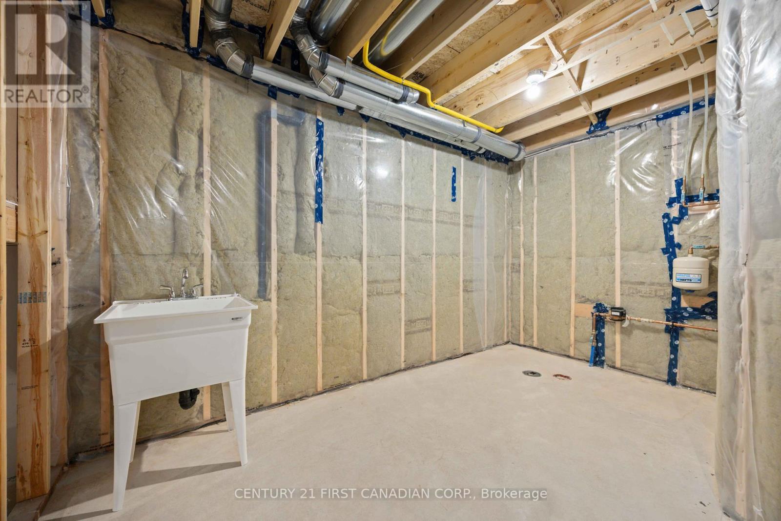 656 Ketter Way, Plympton-Wyoming (Plympton Wyoming), ON - Indoor Photo Showing Basement