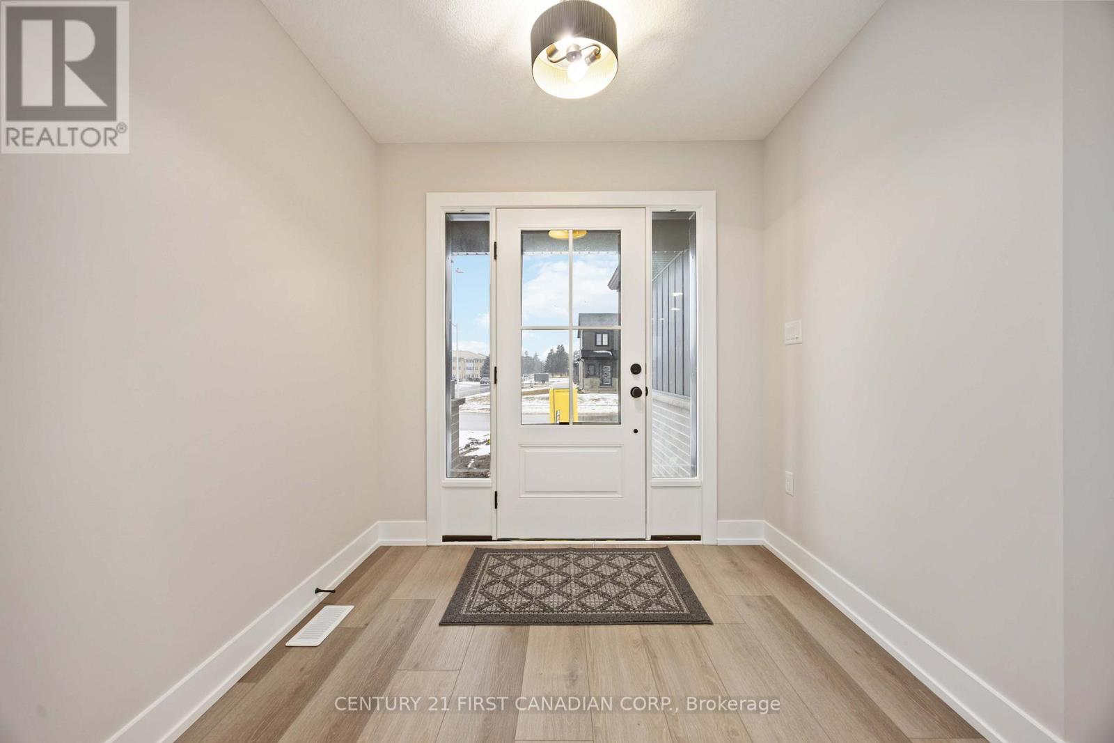 656 Ketter Way, Plympton-Wyoming (Plympton Wyoming), ON - Indoor Photo Showing Other Room