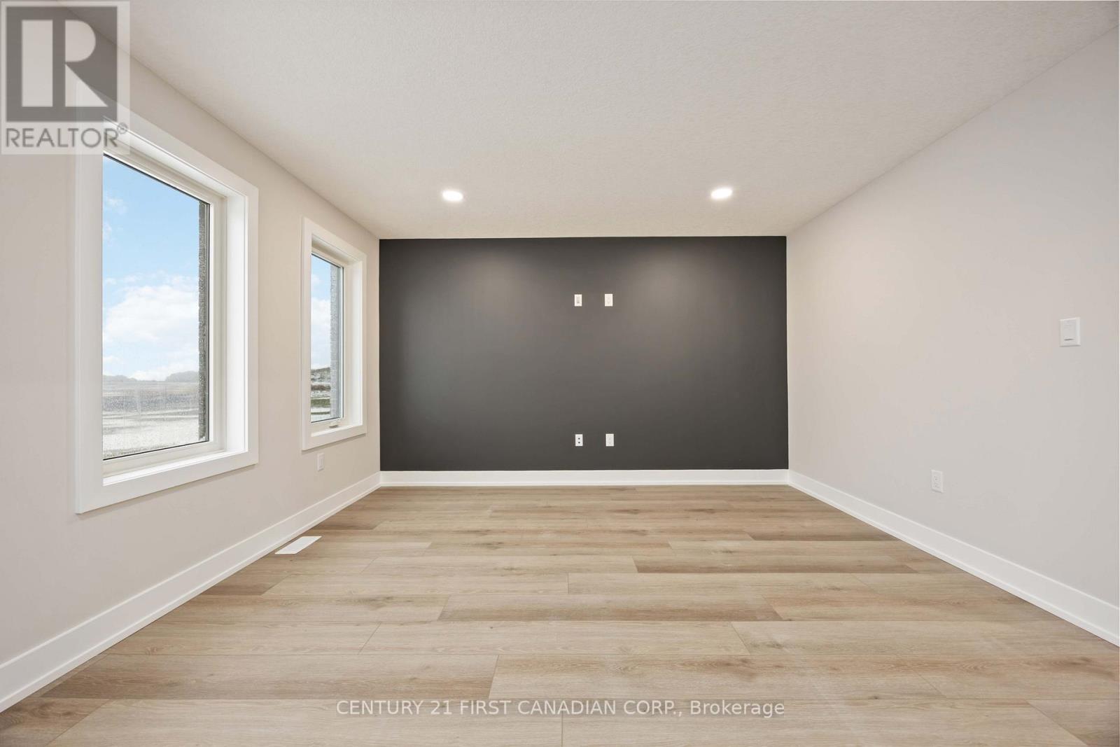 656 Ketter Way, Plympton-Wyoming (Plympton Wyoming), ON - Indoor Photo Showing Other Room