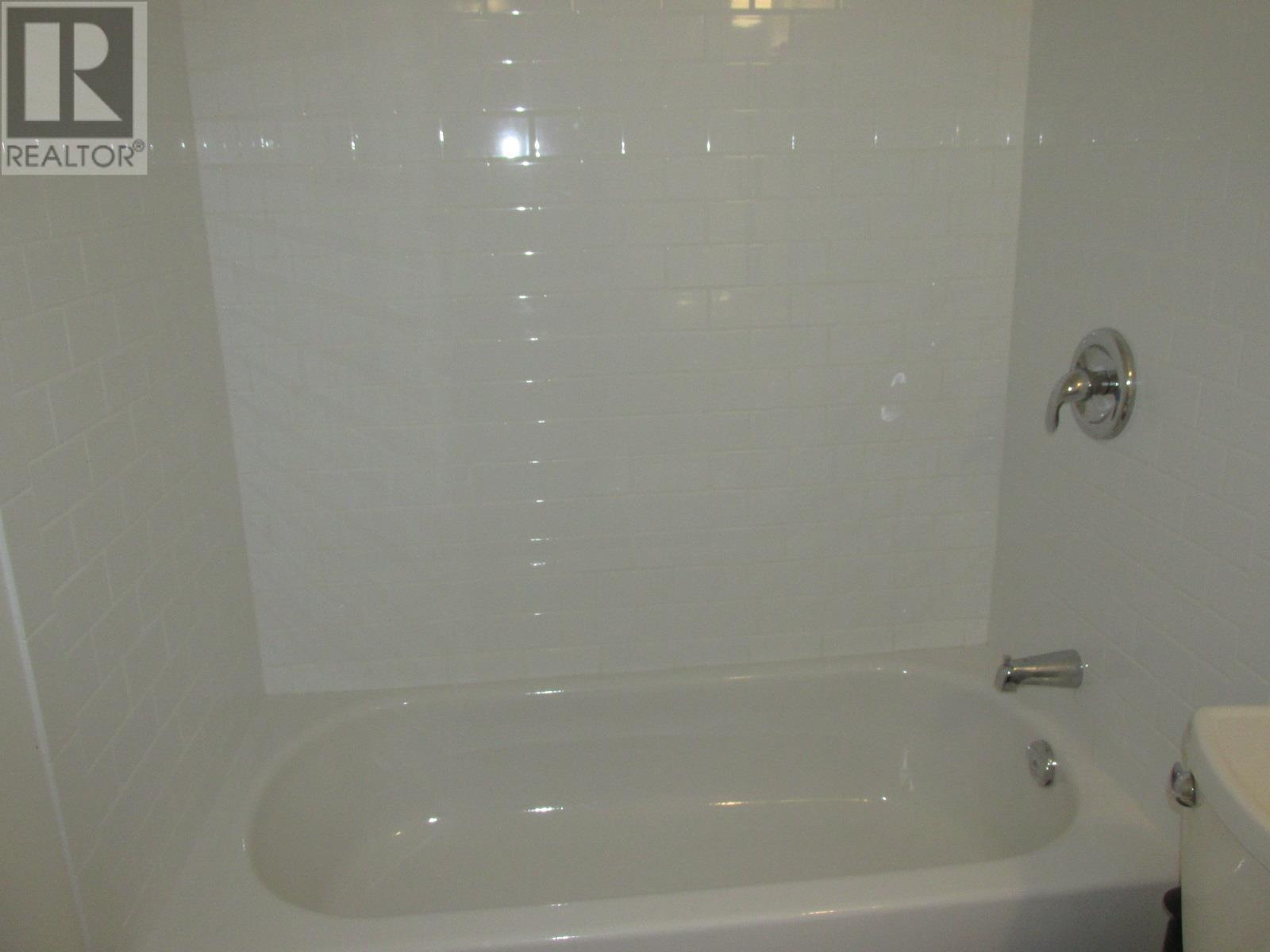 36A Valley Cres, Elliot Lake, ON - Indoor Photo Showing Bathroom