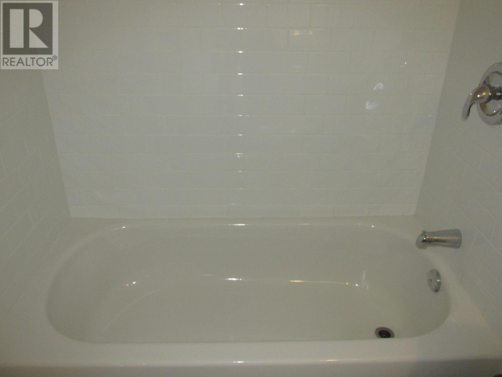 36A Valley Cres, Elliot Lake, ON - Indoor Photo Showing Bathroom