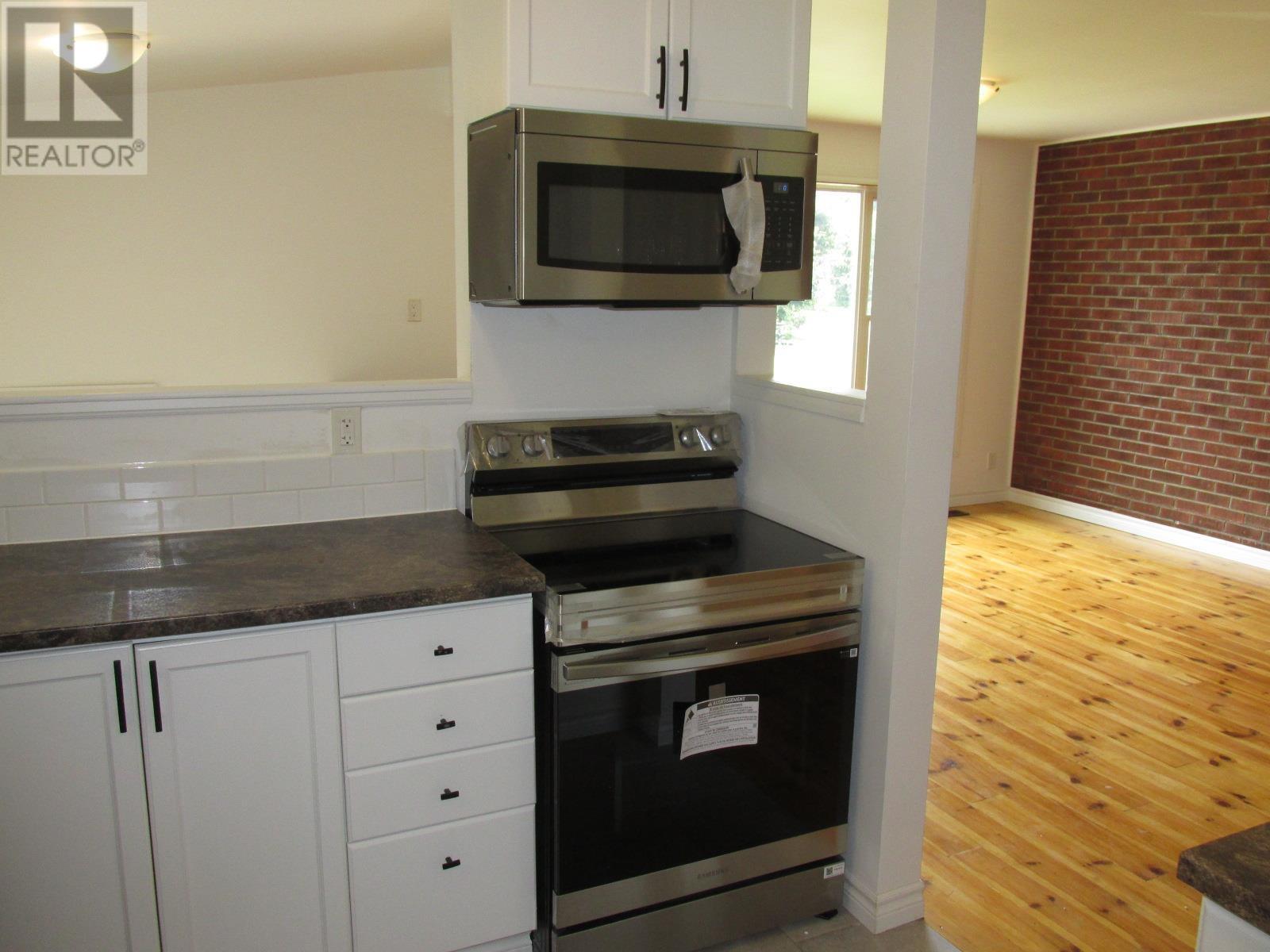 36A Valley Cres, Elliot Lake, ON - Indoor Photo Showing Kitchen