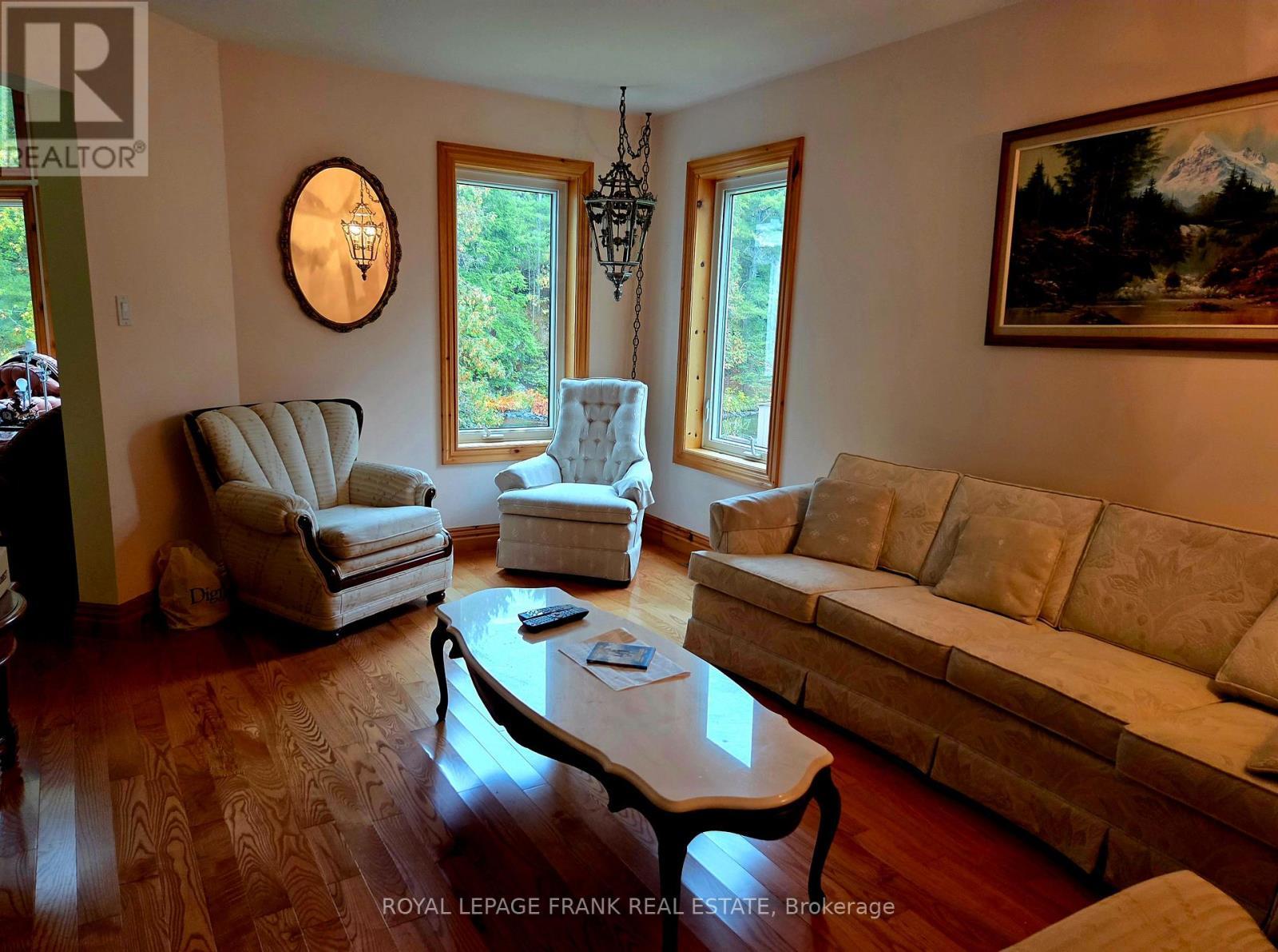 8847 Highway 28, North Kawartha, ON - Indoor Photo Showing Living Room