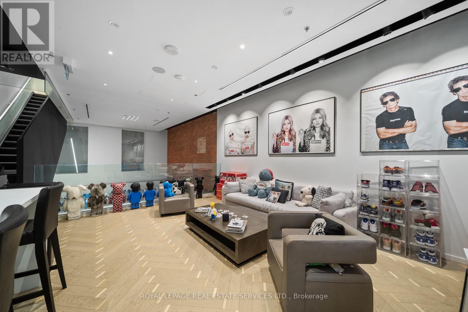 273 Queen Street W, Toronto, ON