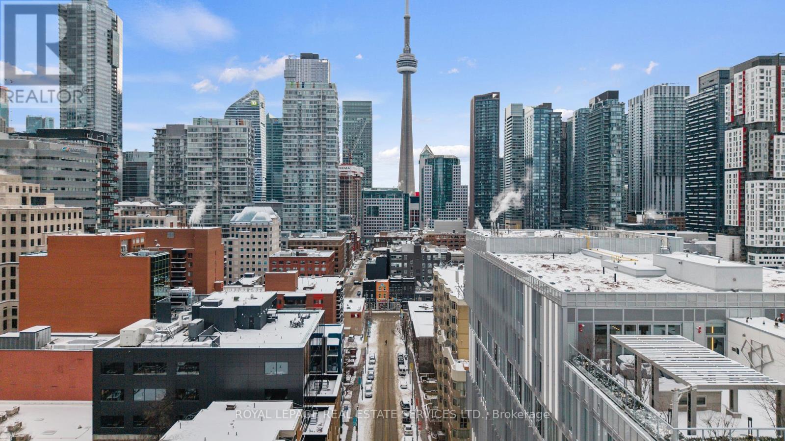 Street - 273 Queen Street W, Toronto, ON