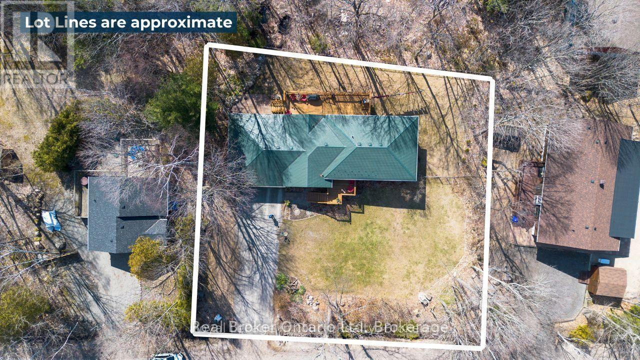 14 Seneca Crescent, Tiny, ON - Outdoor