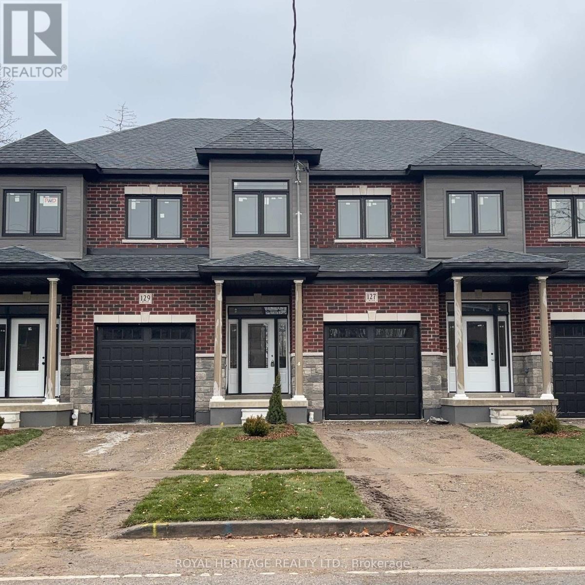 129 Hickory Street N, Whitby, ON - Outdoor With Facade