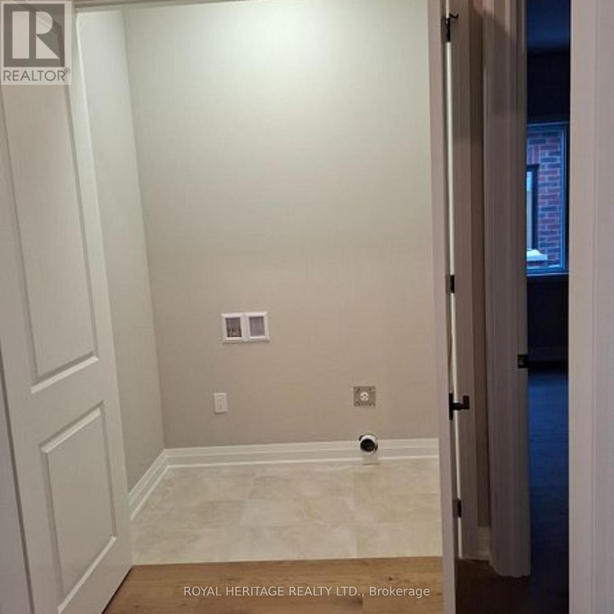 8 St Augustine Drive, Whitby, ON - Indoor Photo Showing Other Room