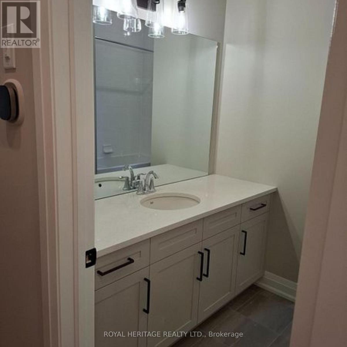 8 St Augustine Drive, Whitby, ON - Indoor Photo Showing Bathroom