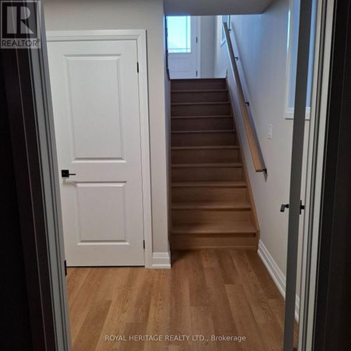 8 St Augustine Drive, Whitby, ON - Indoor Photo Showing Other Room