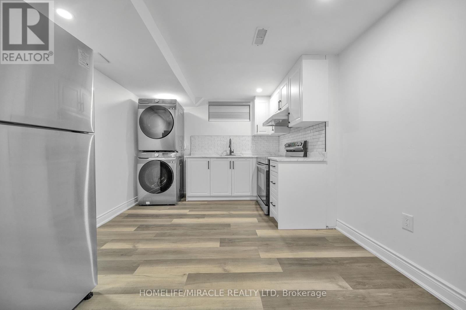 261 Country Hill Drive, Kitchener, ON - Indoor Photo Showing Laundry Room