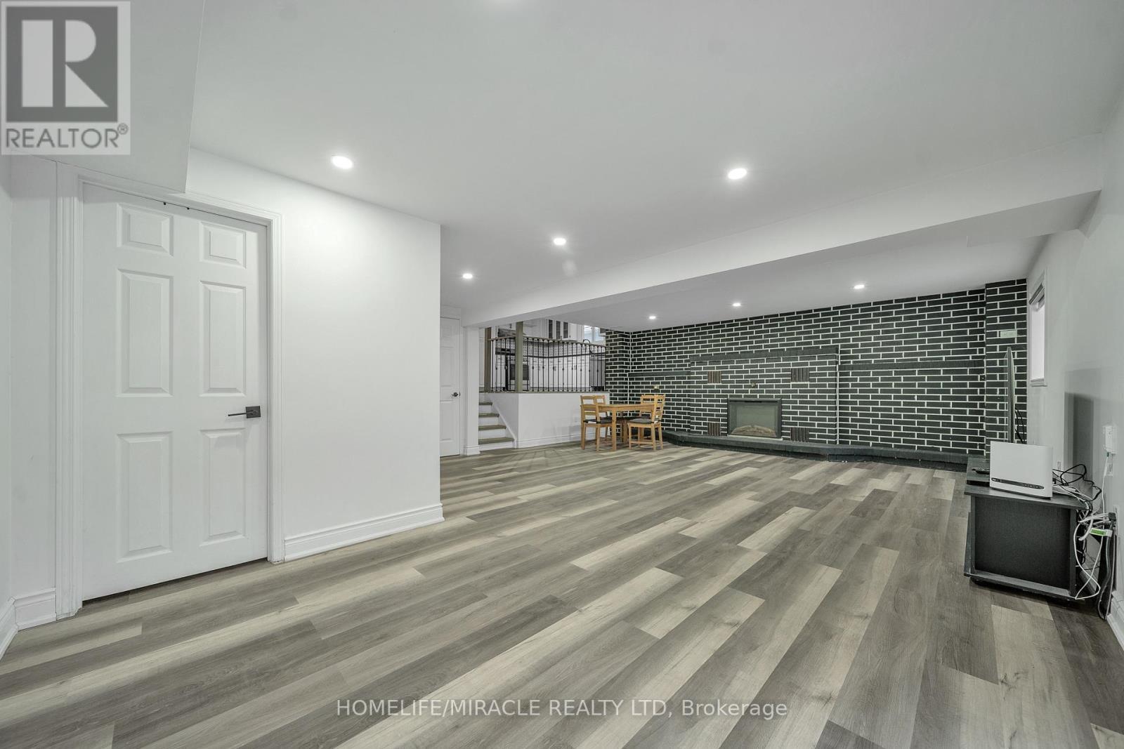 261 Country Hill Drive, Kitchener, ON - Indoor Photo Showing Other Room