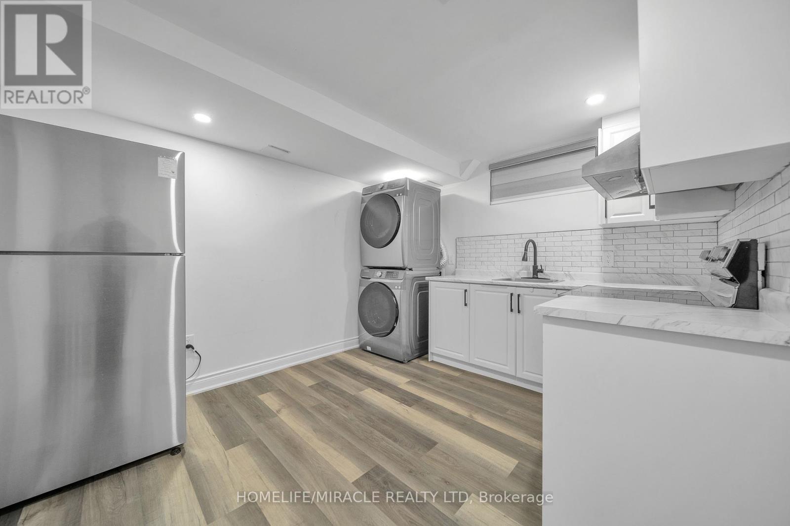 261 Country Hill Drive, Kitchener, ON - Indoor Photo Showing Laundry Room