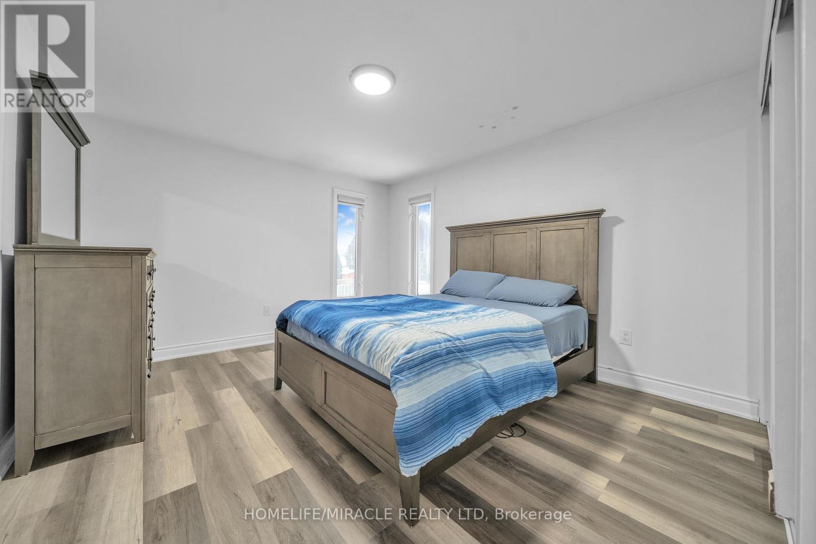 261 Country Hill Drive, Kitchener, ON - Indoor Photo Showing Bedroom