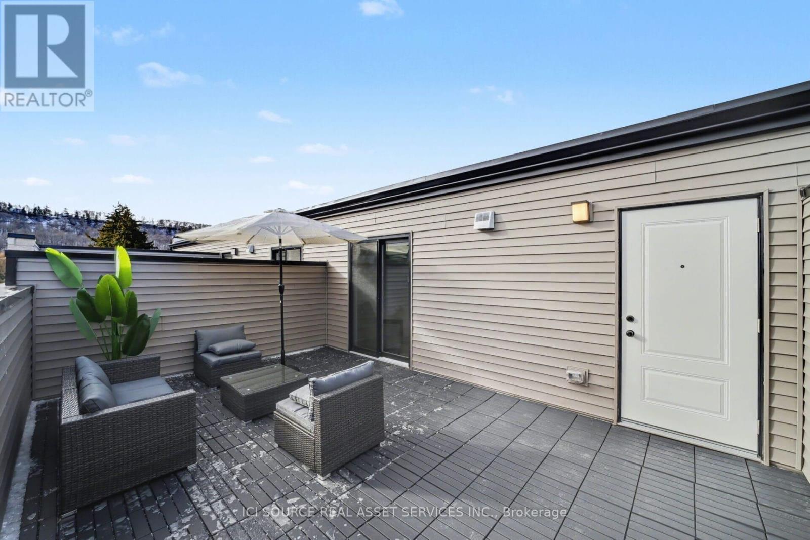 10 - 2 Slessor Boulevard, Grimsby, ON - Outdoor With Exterior