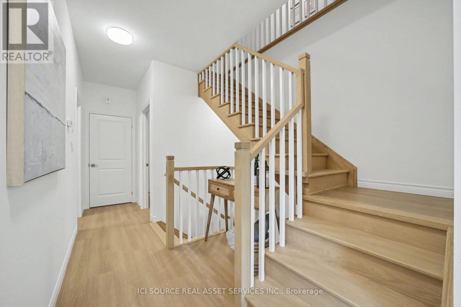 10 - 2 Slessor Boulevard, Grimsby, ON - Indoor Photo Showing Other Room