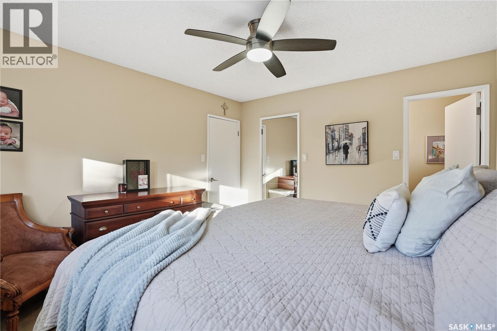 219 Sunset Drive, Regina, SK - Indoor Photo Showing Bedroom