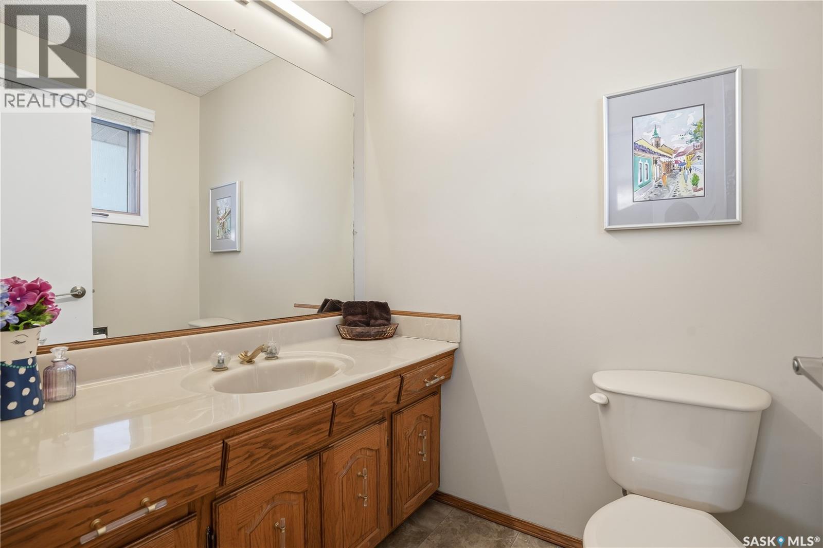 219 Sunset Drive, Regina, SK - Indoor Photo Showing Bathroom