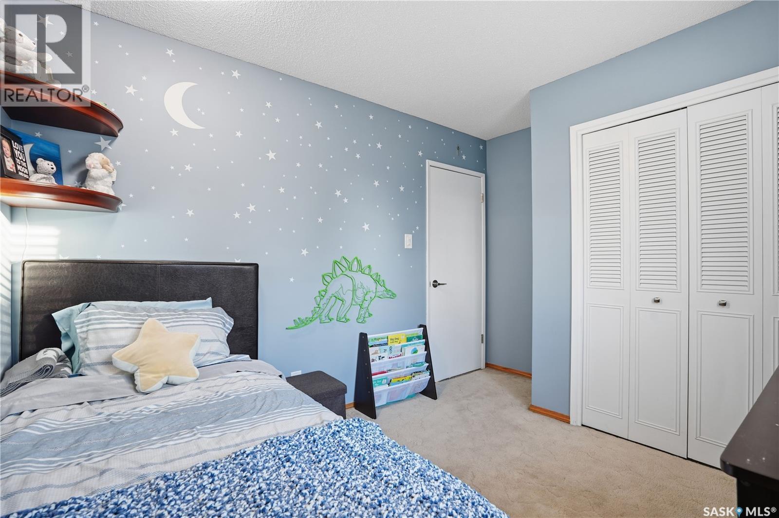 219 Sunset Drive, Regina, SK - Indoor Photo Showing Bedroom