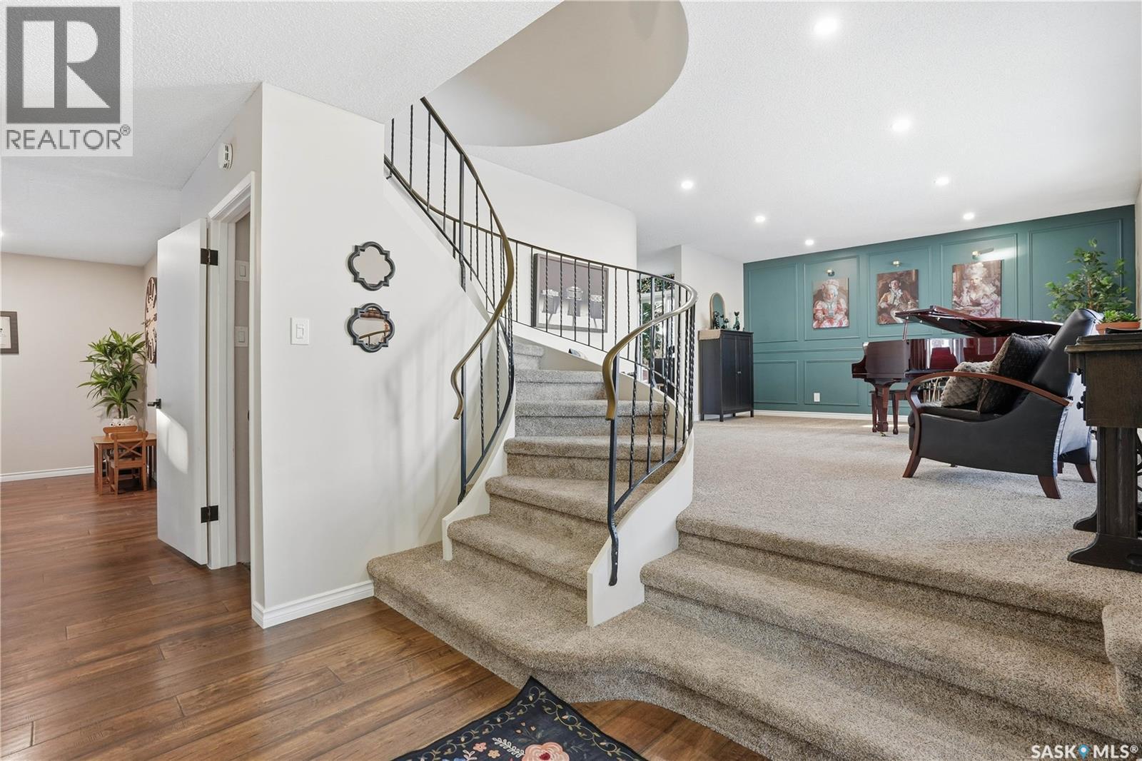 219 Sunset Drive, Regina, SK - Indoor Photo Showing Other Room