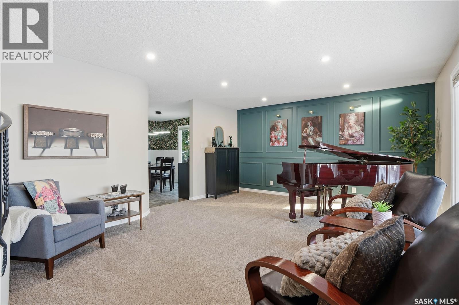 219 Sunset Drive, Regina, SK - Indoor Photo Showing Other Room