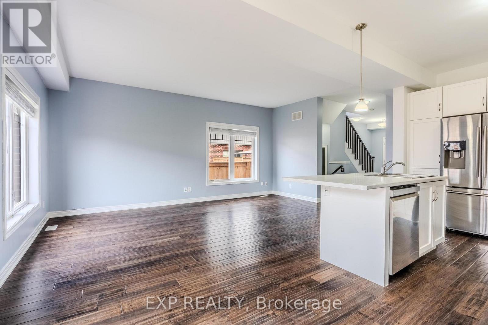 17 Severino Circle, West Lincoln, ON - Indoor Photo Showing Kitchen