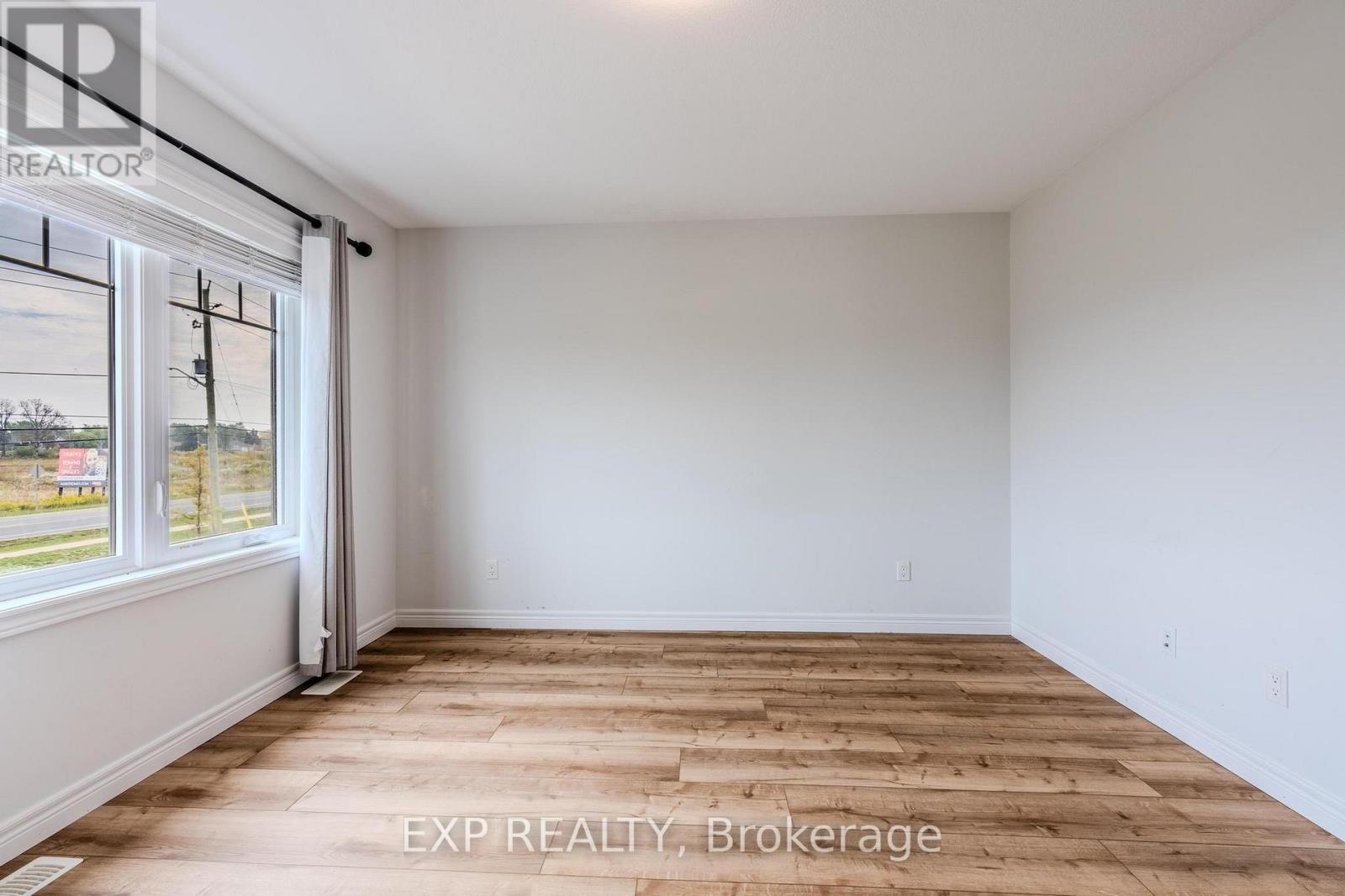 17 Severino Circle, West Lincoln, ON - Indoor Photo Showing Other Room