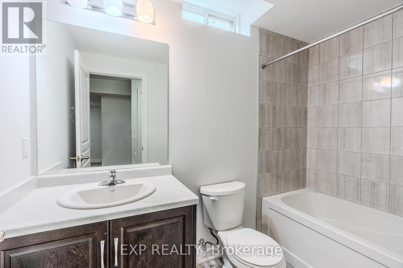 17 Severino Circle, West Lincoln, ON - Indoor Photo Showing Bathroom