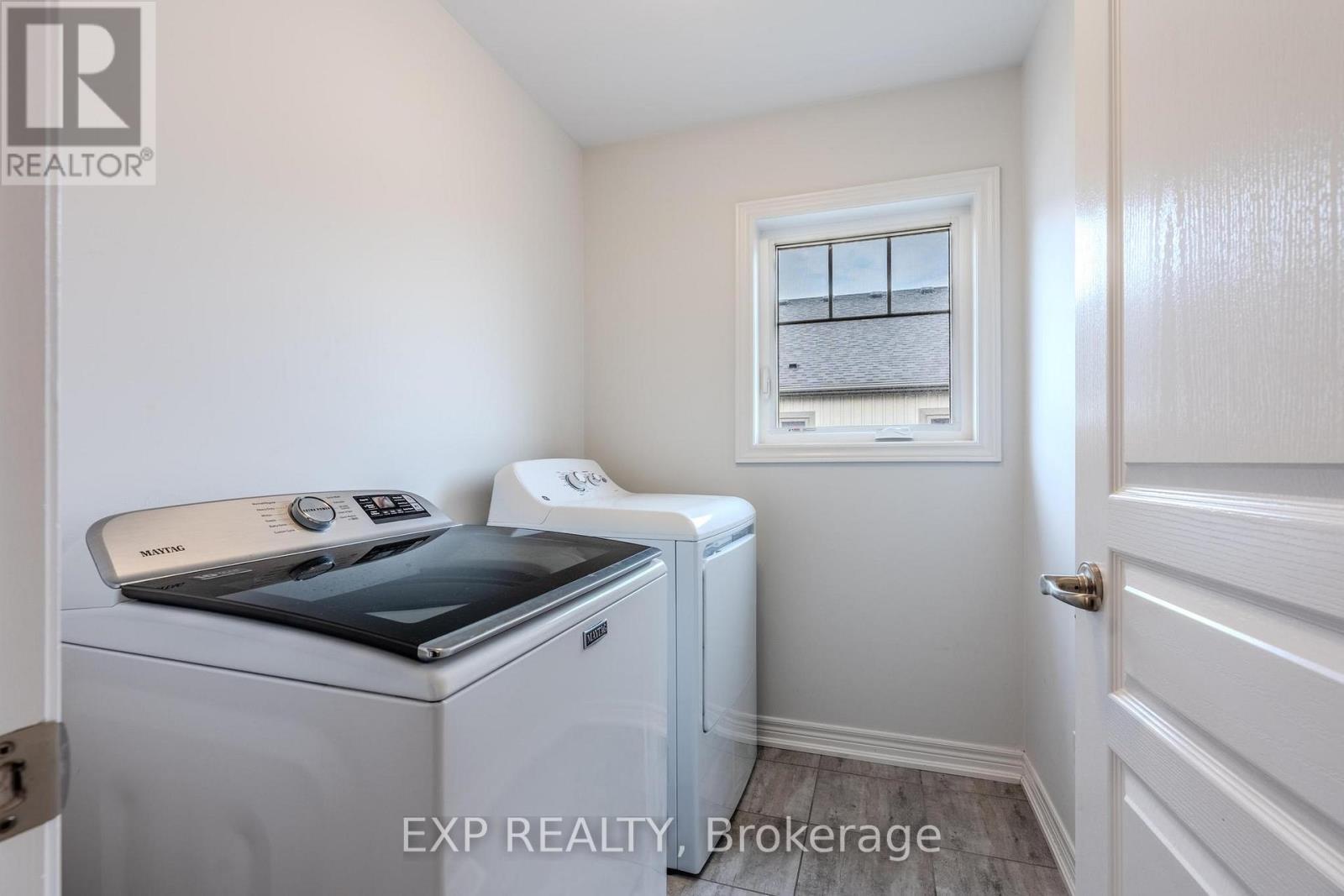 17 Severino Circle, West Lincoln, ON - Indoor Photo Showing Laundry Room