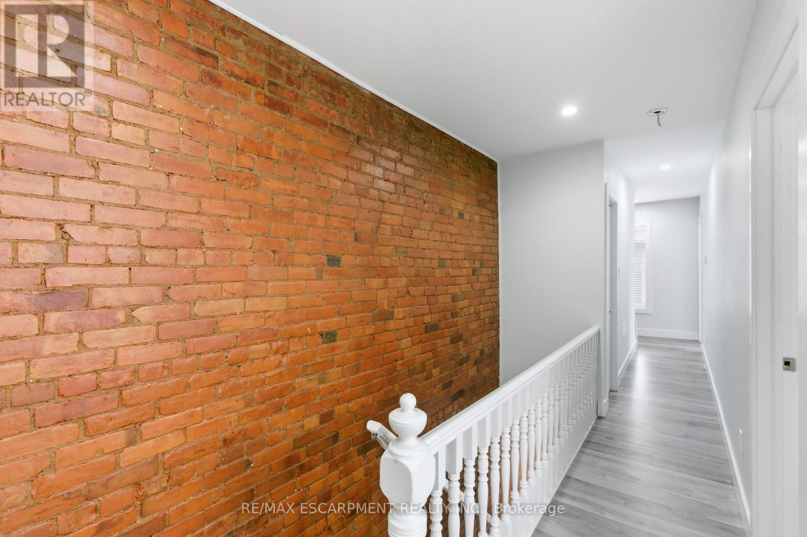 199 Jackson Street E, Hamilton, ON - Indoor Photo Showing Other Room