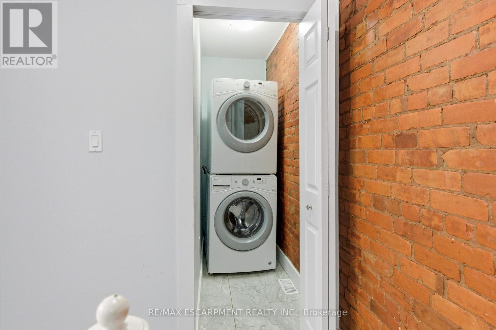 199 Jackson Street E, Hamilton, ON - Indoor Photo Showing Laundry Room