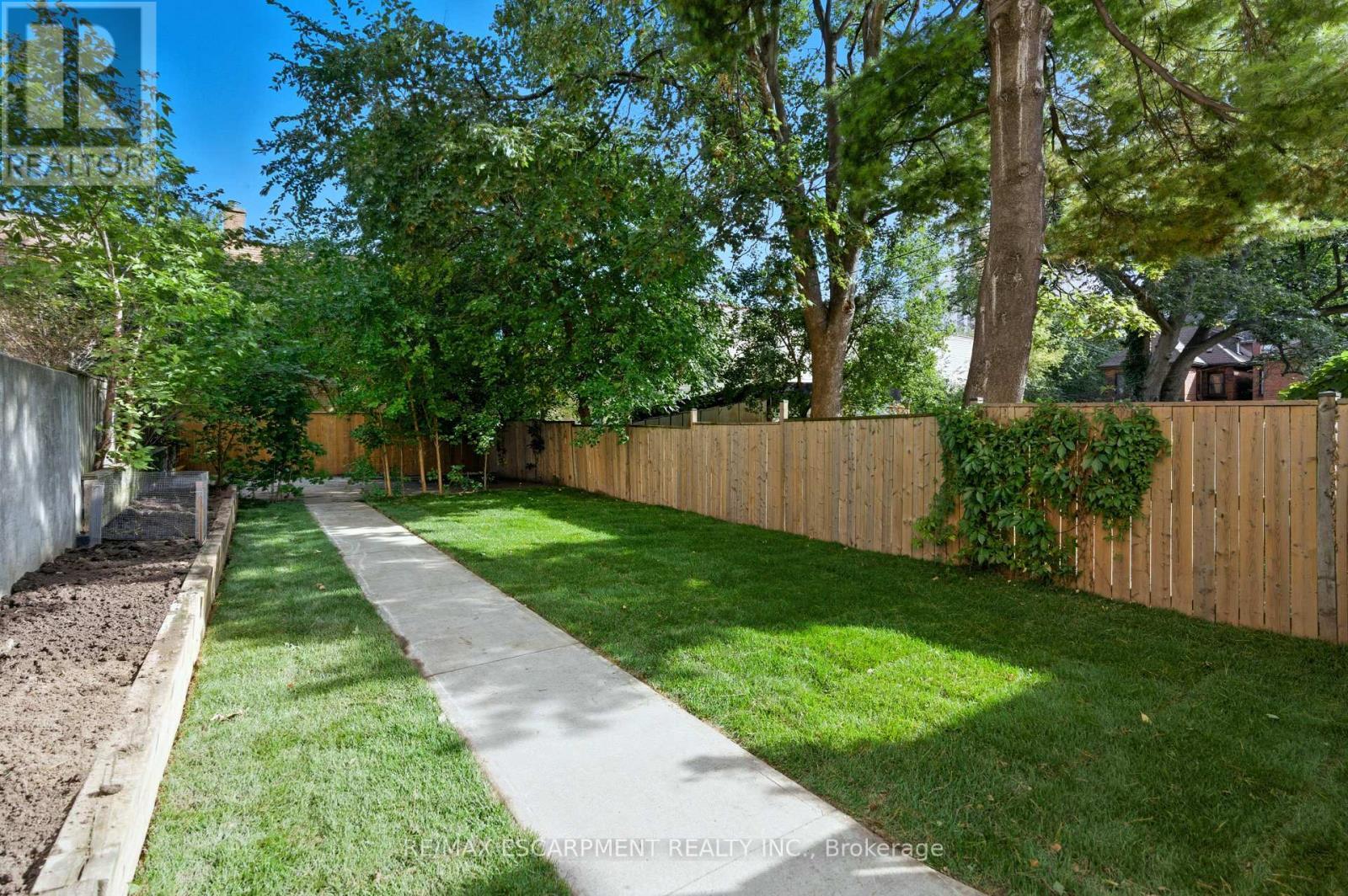 199 Jackson Street E, Hamilton, ON - Outdoor