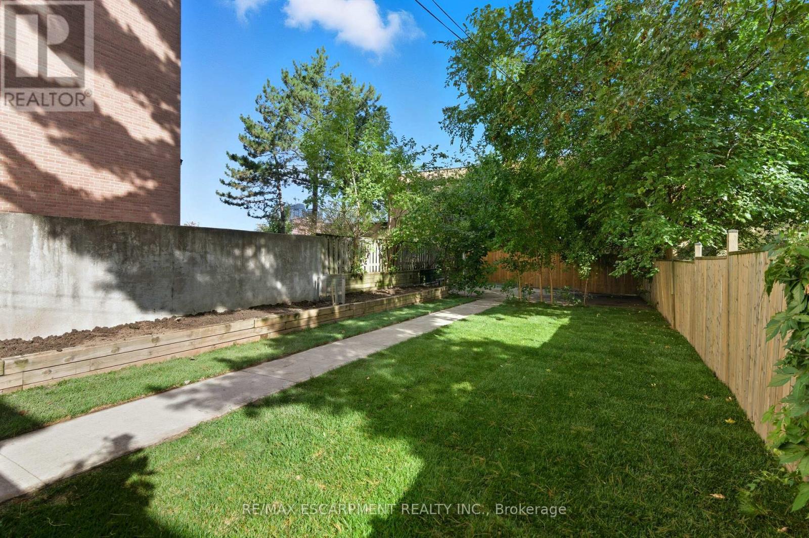 199 Jackson Street E, Hamilton, ON - Outdoor