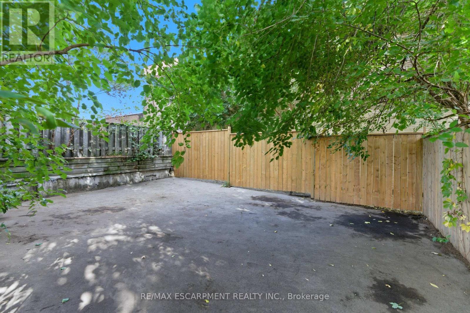 199 Jackson Street E, Hamilton, ON - Outdoor