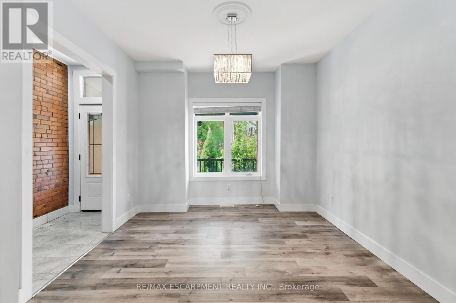 199 Jackson Street E, Hamilton, ON - Indoor Photo Showing Other Room