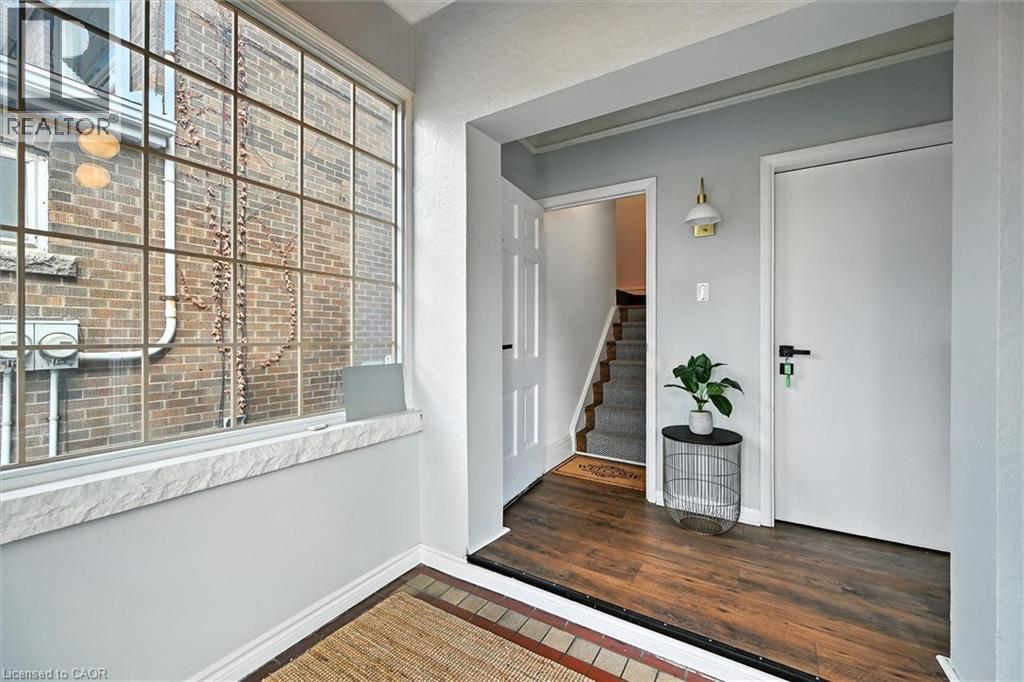 Entrance to property - 1047 Main Street E, Hamilton, ON - Indoor Photo Showing Other Room