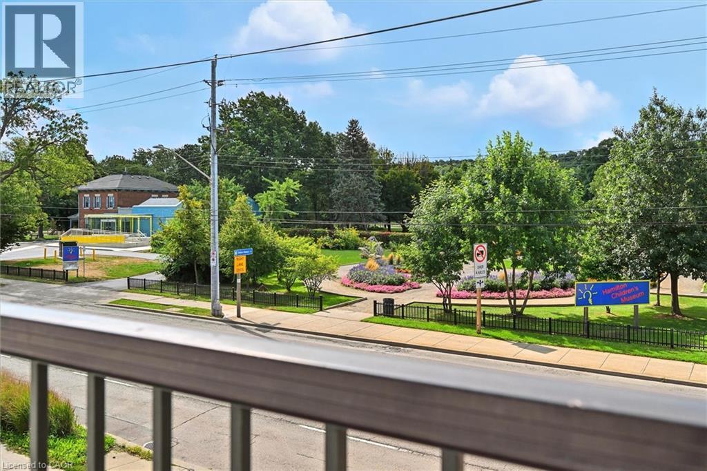 Exterior view - 1047 Main Street E, Hamilton, ON - Outdoor