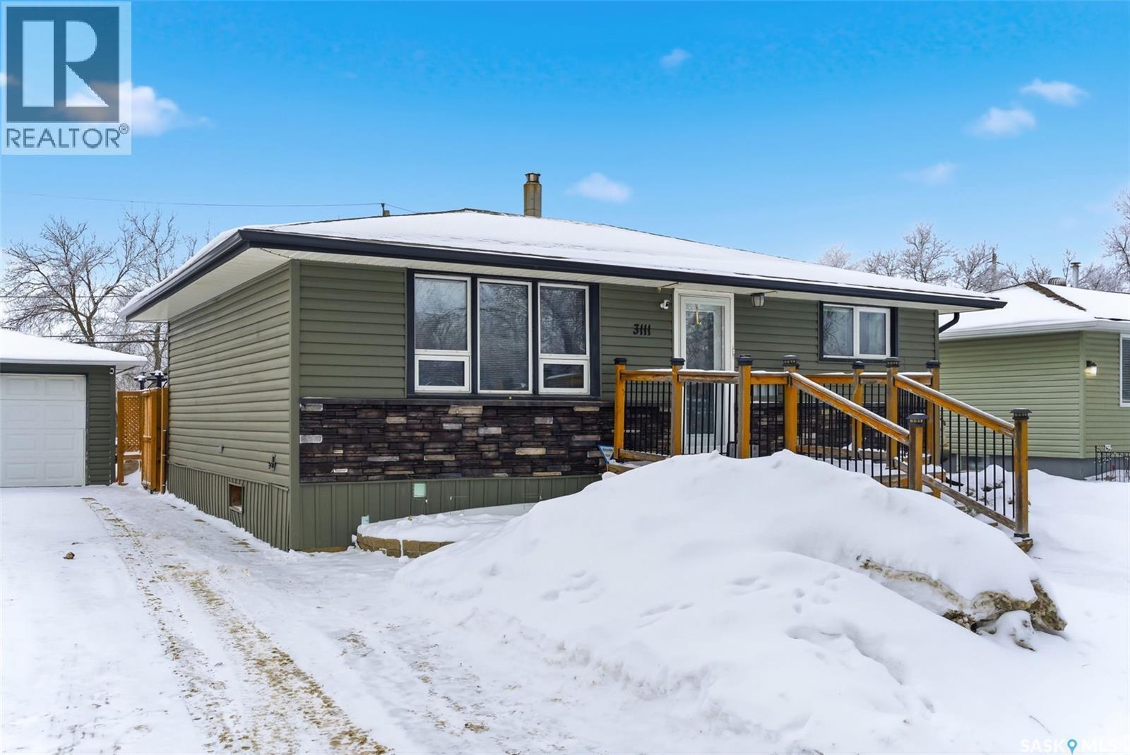3111 Avonhurst Drive, Regina, SK - Outdoor