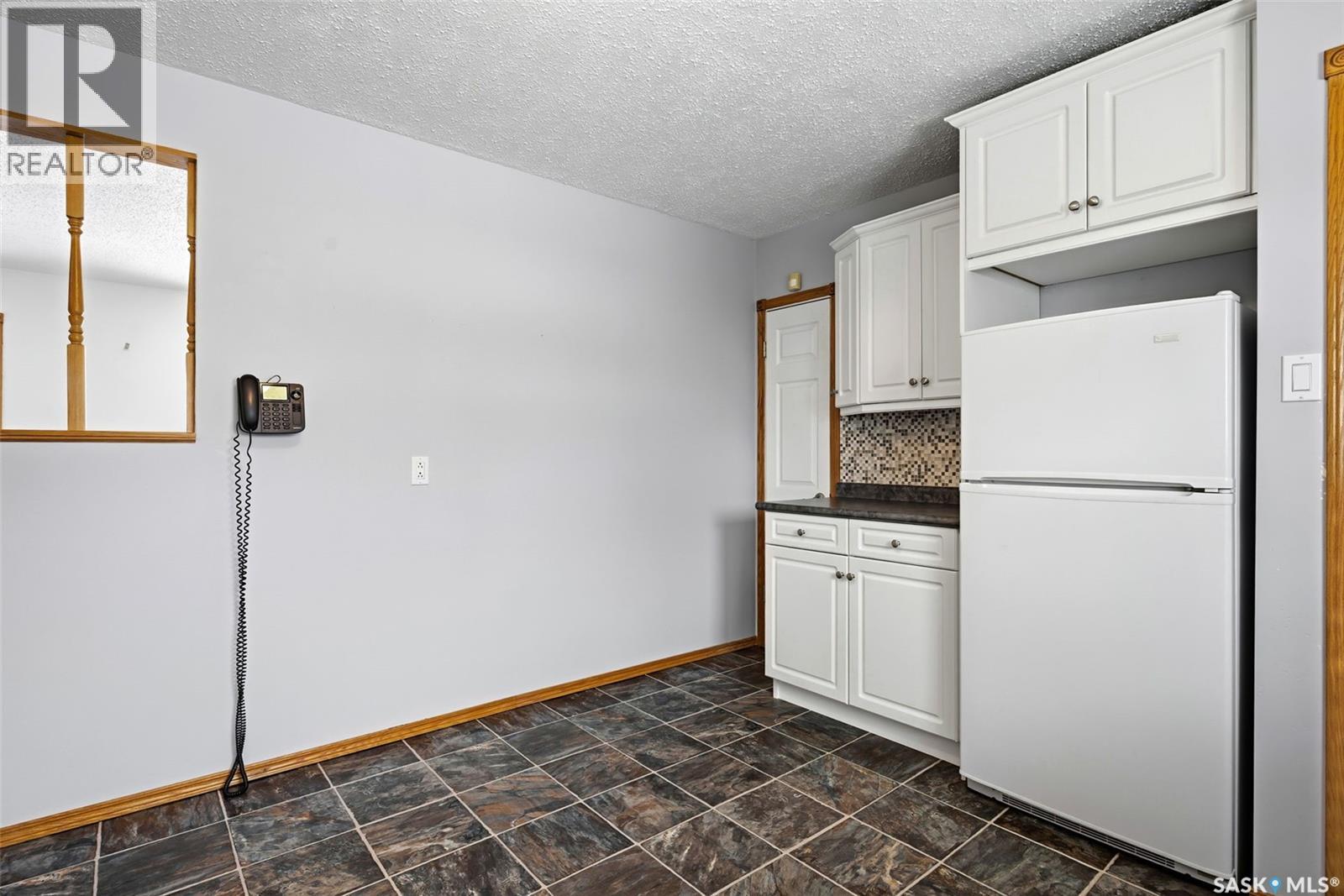 3111 Avonhurst Drive, Regina, SK - Indoor Photo Showing Kitchen
