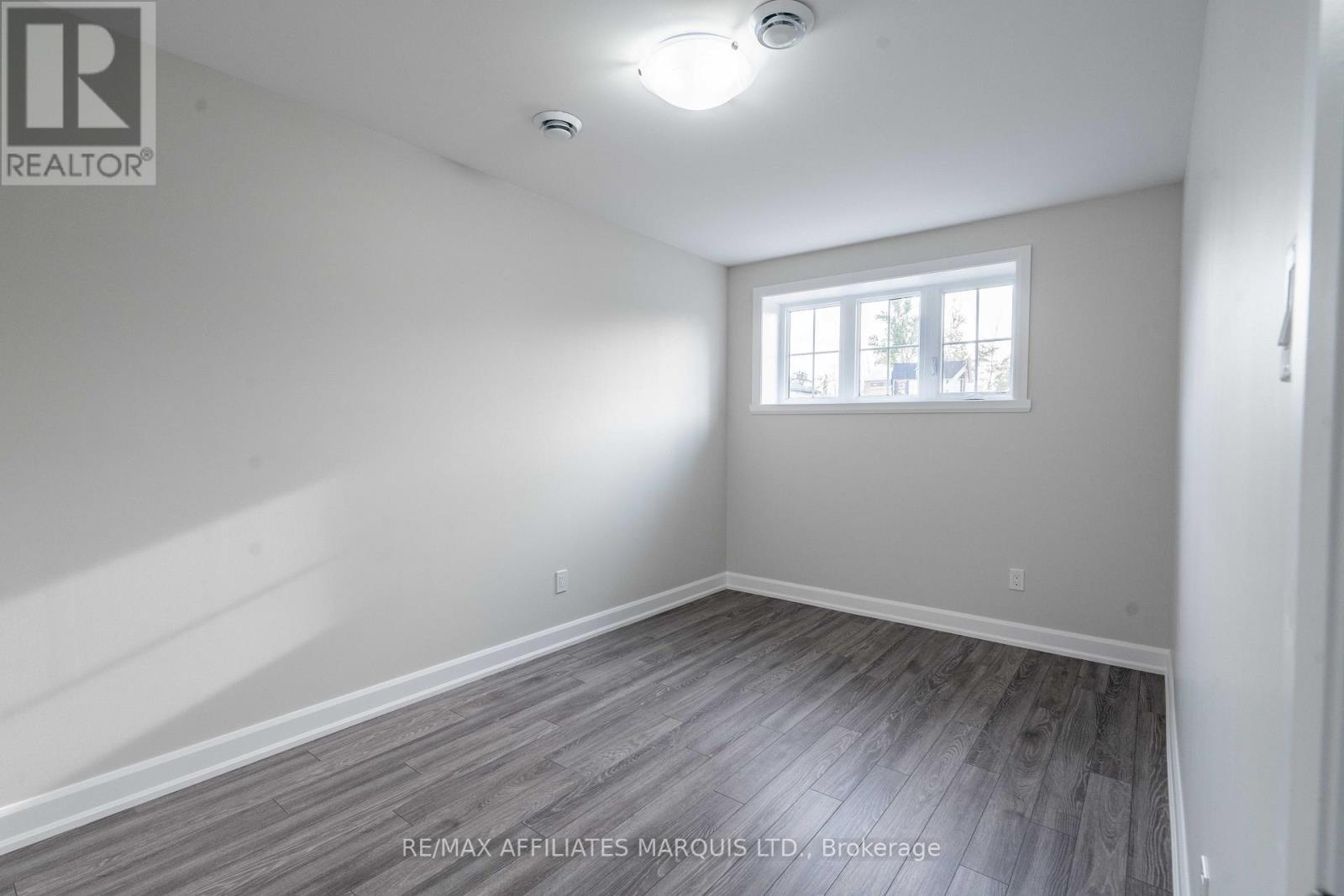 100 Woodland Drive, Cornwall, ON - Indoor Photo Showing Other Room