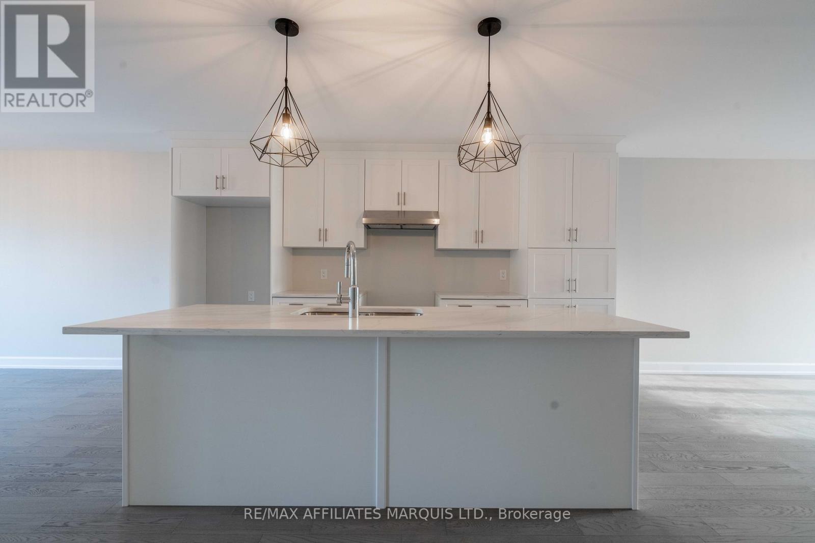100 Woodland Drive, Cornwall, ON - Indoor Photo Showing Kitchen