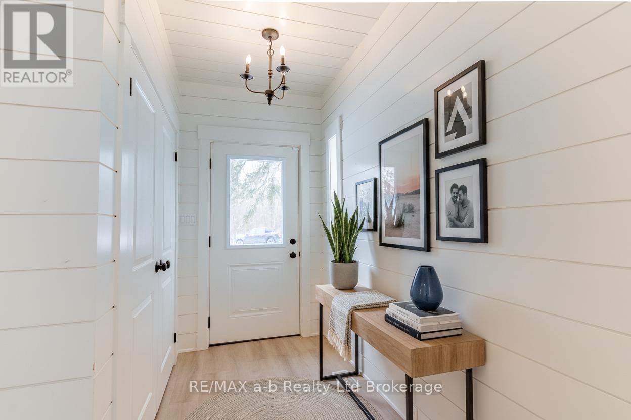 14 Old Vienna Road, Tillsonburg, ON - Indoor Photo Showing Other Room