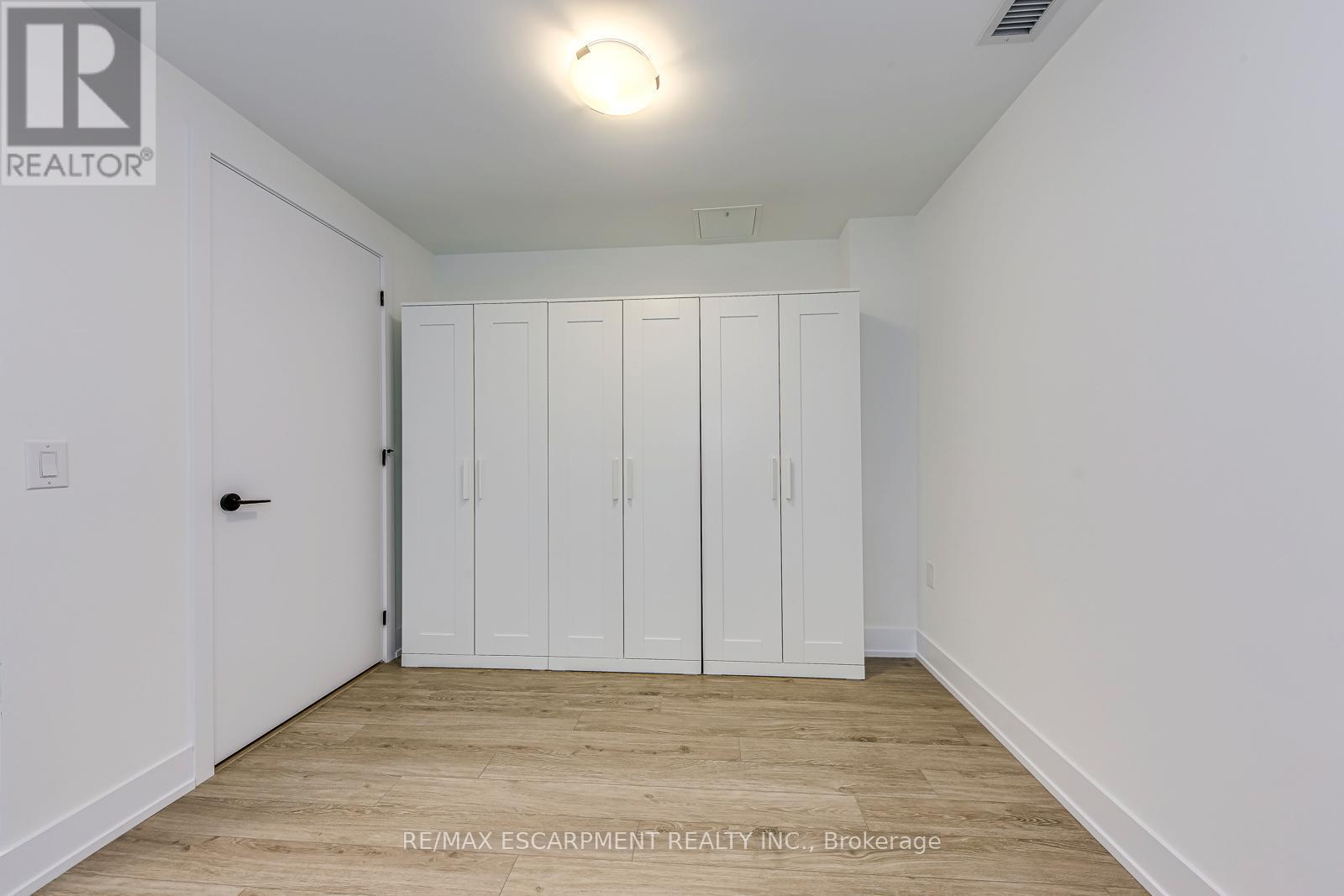 112 - 2450 Old Bronte Road, Oakville, ON - Indoor Photo Showing Other Room