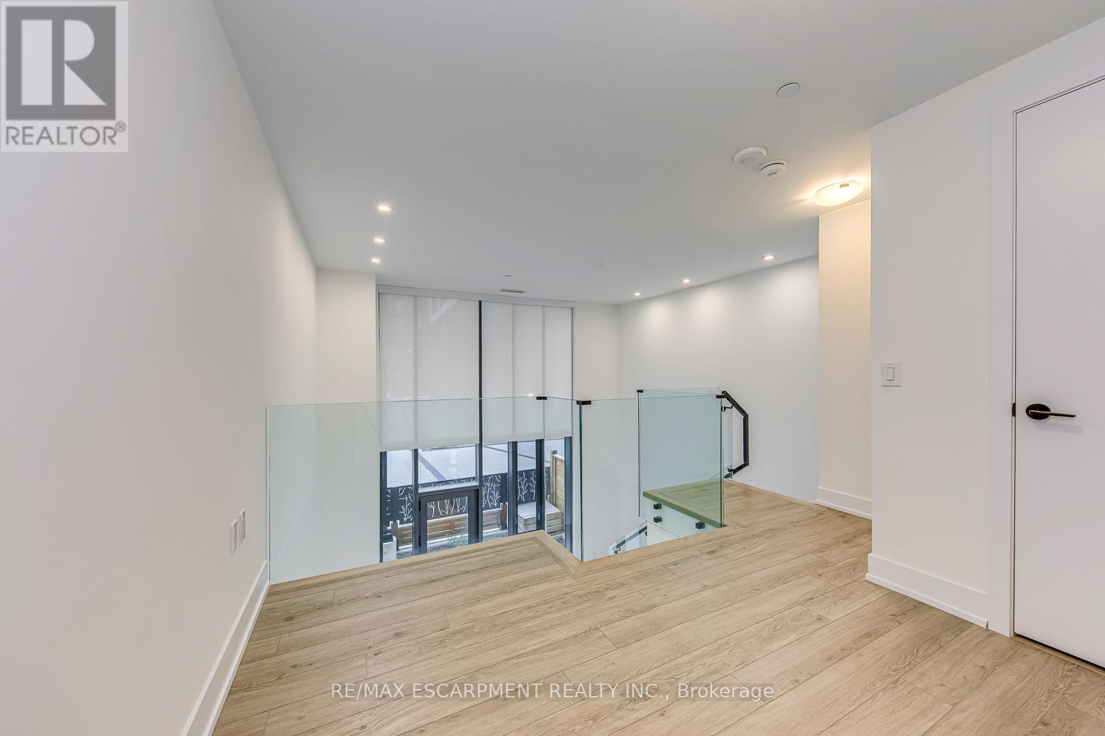 112 - 2450 Old Bronte Road, Oakville, ON - Indoor Photo Showing Other Room