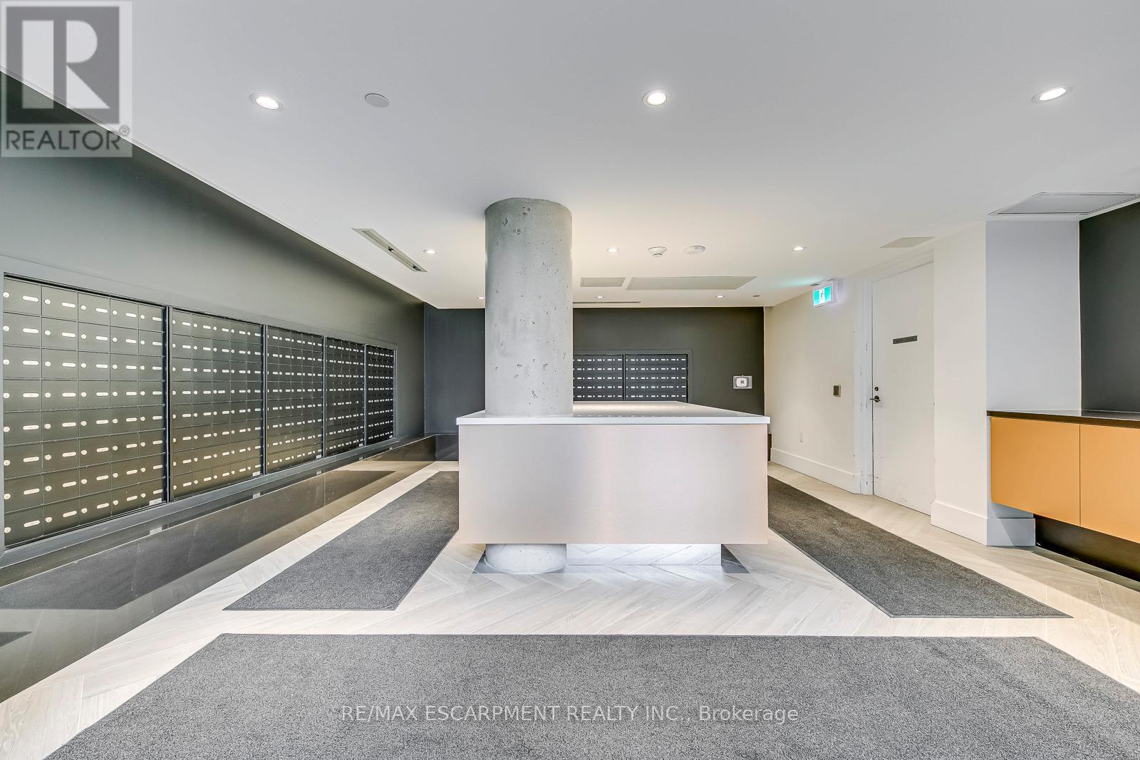 112 - 2450 Old Bronte Road, Oakville, ON - Indoor