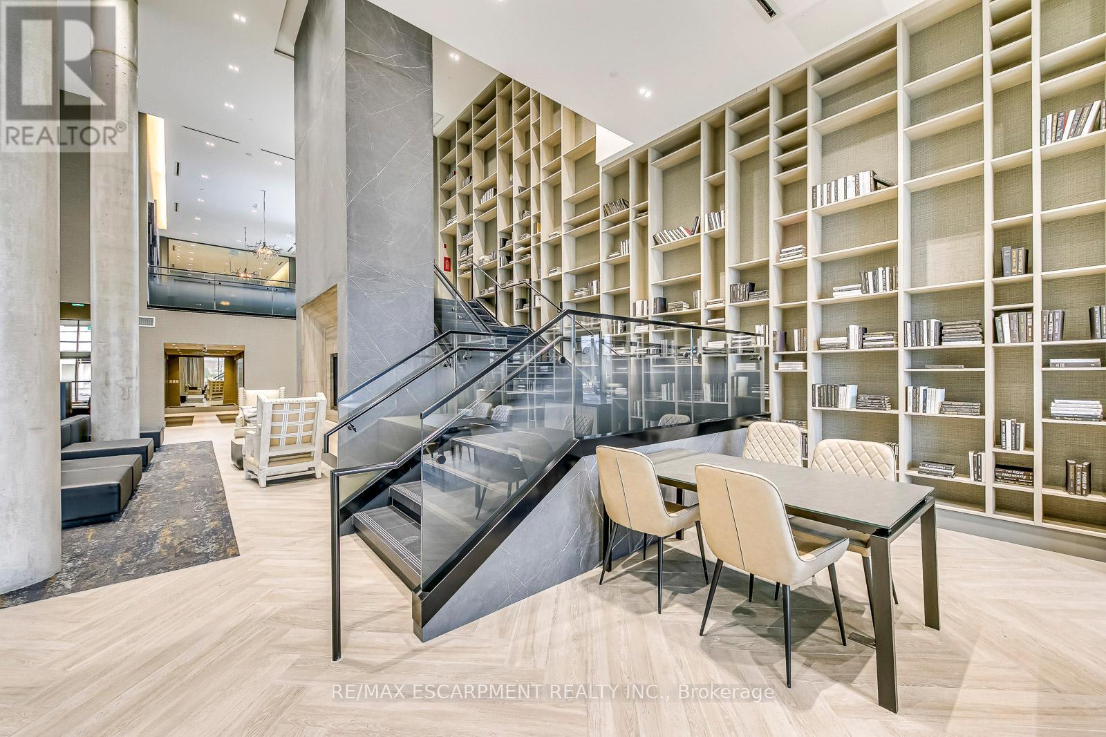 112 - 2450 Old Bronte Road, Oakville, ON - Indoor