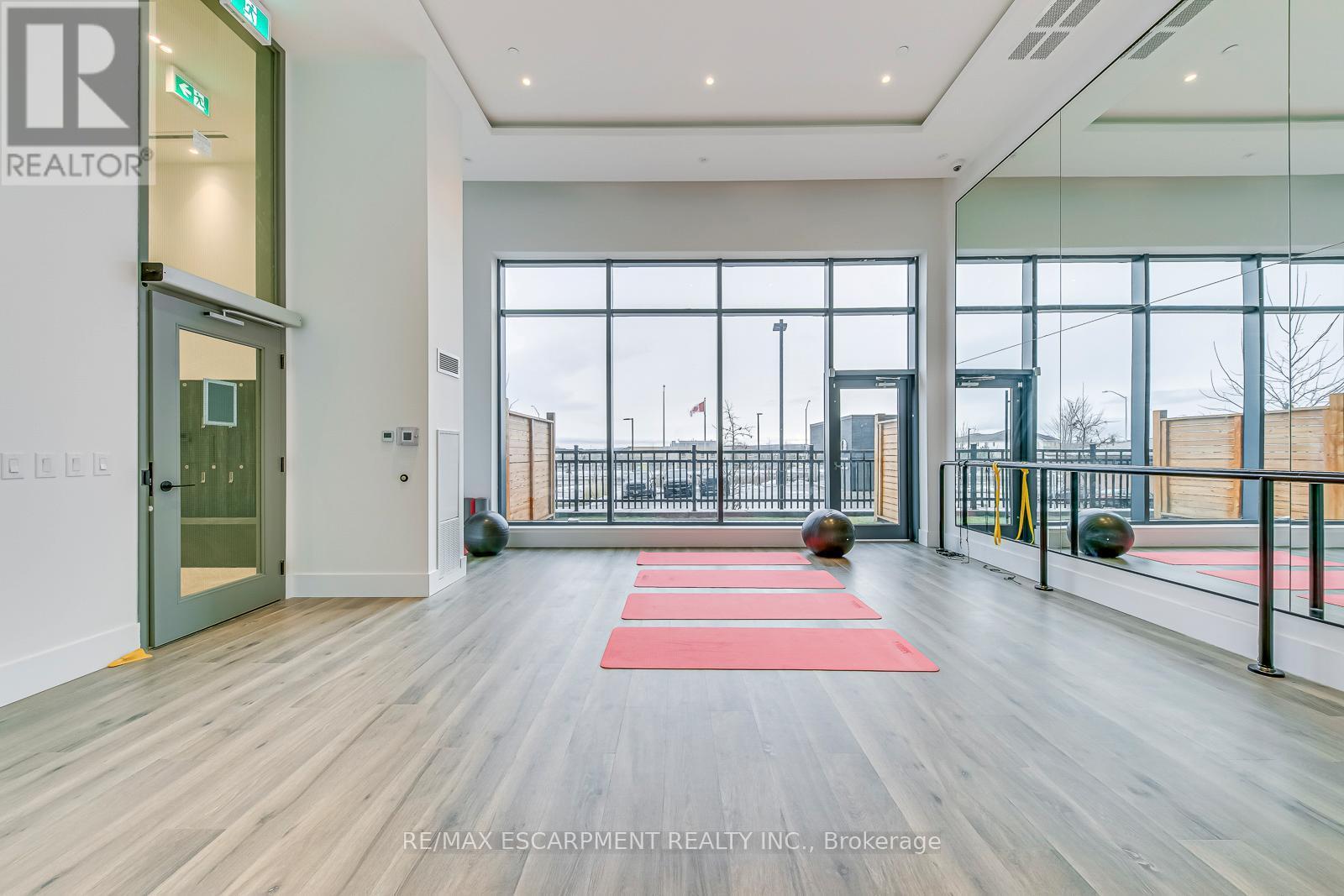 112 - 2450 Old Bronte Road, Oakville, ON - Indoor Photo Showing Other Room